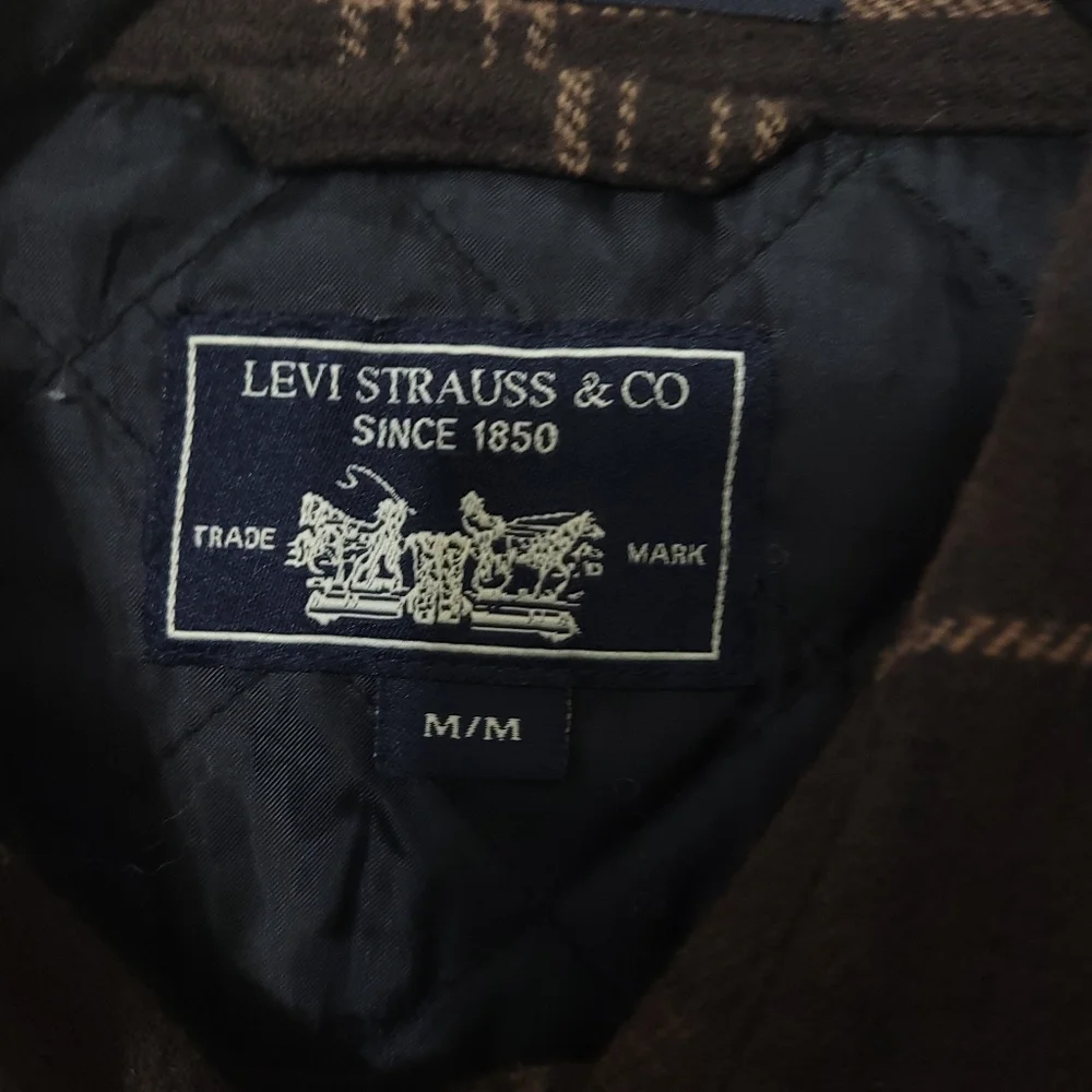 Levi Strauss &Co Mens Flannel Shirt Jacket Brown Plaid Quilt Lining Size M